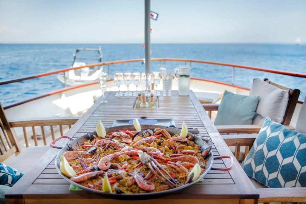 boat birthday party in mallorca